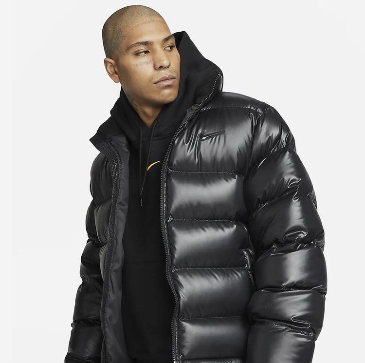 ovoupdate_'s tweet photo. NOCTA DROP 12.18.2020 Available on SNKRS 🔥

~ Jacket: $400 USD
~ Hoodie: $120 USD https://t.co/AeOxYV2PDp