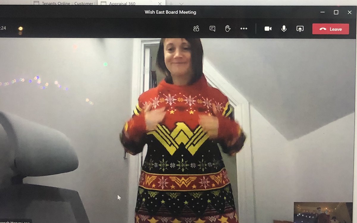 I have Christmas jumper envy @HannahH12812 #wonderwoman