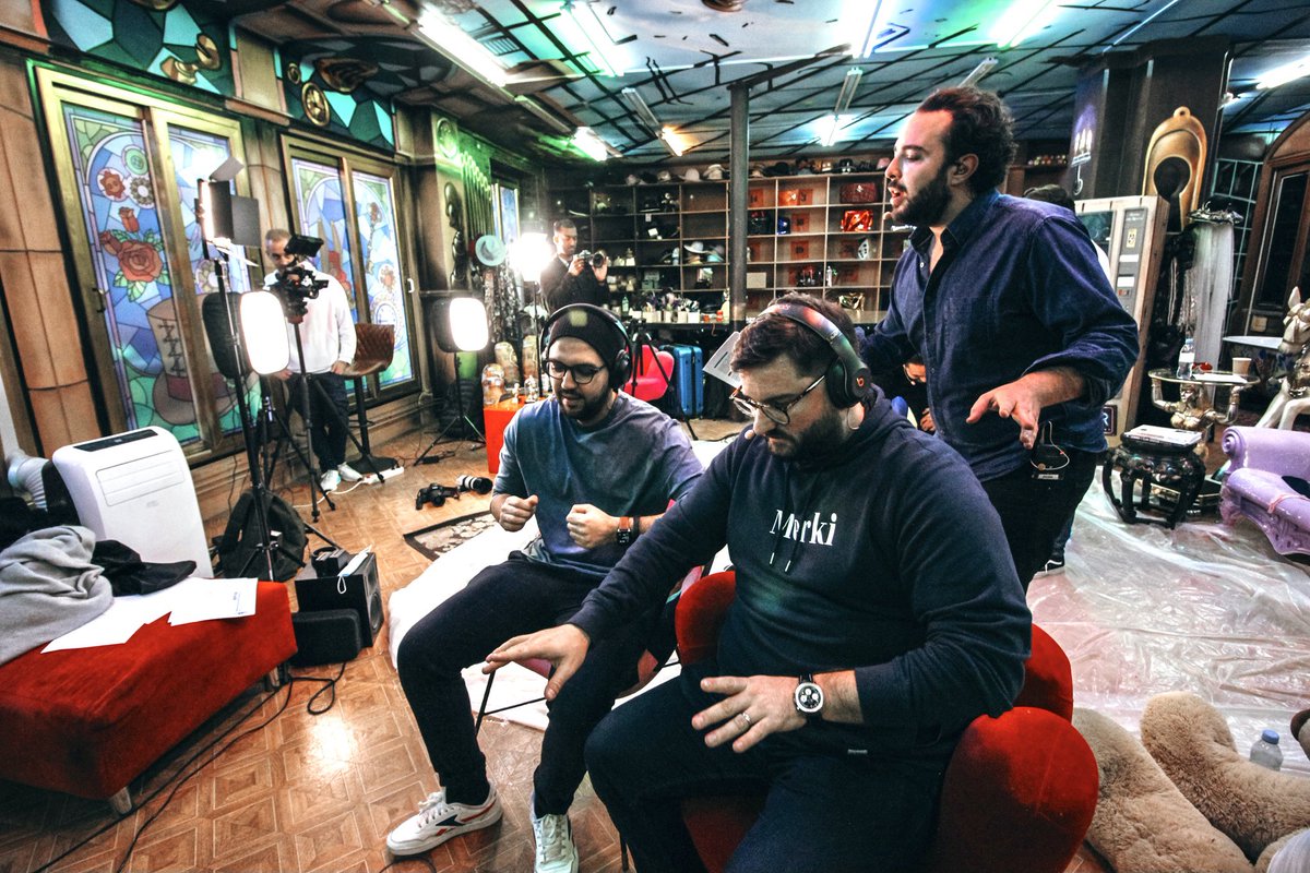 DeclassePodcast's tweet photo. On bâche la pièce et on arrive ! 

Du grand n’importe quoi chez #déclassé dans l’EP 11 ! 

>> https://t.co/vvLEIAdZIh <<

Photo: @disorderprod 

Avec @Cdiscount 🎰 https://t.co/SPDFiR2Rj7
