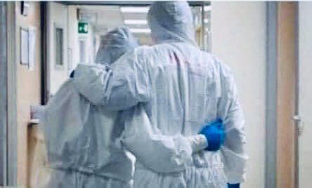 DraDiotima's tweet photo. “Nosotros también nos enfermamos, nos morimos; a nadie debería faltarle el trabajo, pero lo que es seguro es que NADIE debería perder su vida por trabajar, y eso nos está pasando.” https://t.co/39DP02EZye
