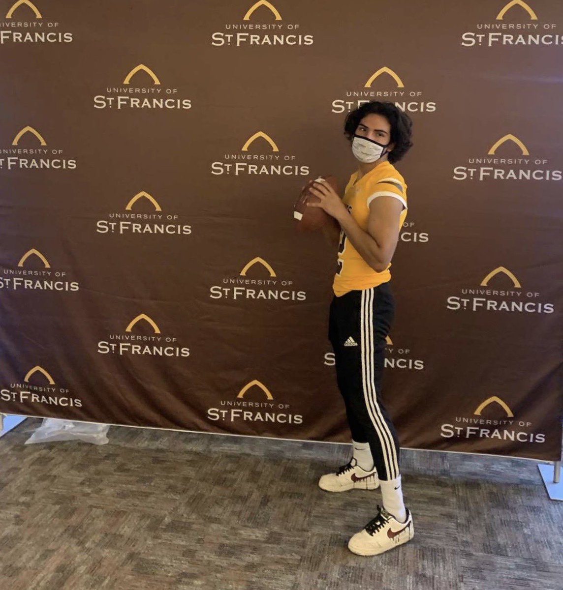 honchopancho11's tweet photo. Blessed to say I have received my 3rd collegiate offer to play QB at Saint Francis (IL) go Saints🐾 🐶 ⁦@USFSaintsFB⁩ @JcurryJoe⁩ ⁦@CoachHansen05⁩ ⁦@1MattMcCarthy3⁩  ⁦@CoachKNorton⁩ ⁦@CoachKenneyUSF⁩ ⁦@tomcurry012⁩ ⁦@coachgihon⁩ https://t.co/FNEbLFqsRz