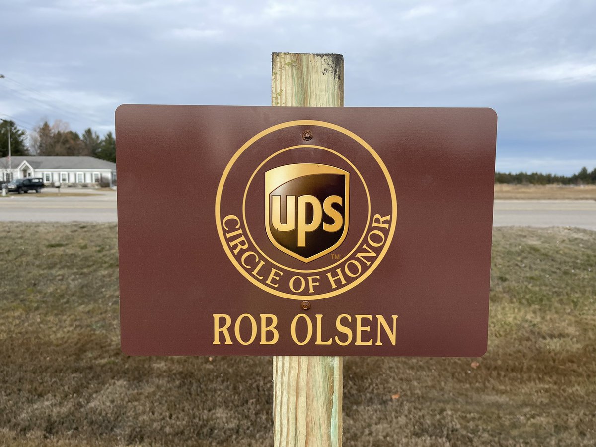 GLNorthDivision's tweet image. Weather may have worn down this sign but it’s hasn’t stopped our Circle of Honor Drivers in Alpena. Time for an upgrade! @Gr8LakesUPSers @RyanMervyn @Gr8LakesSafety