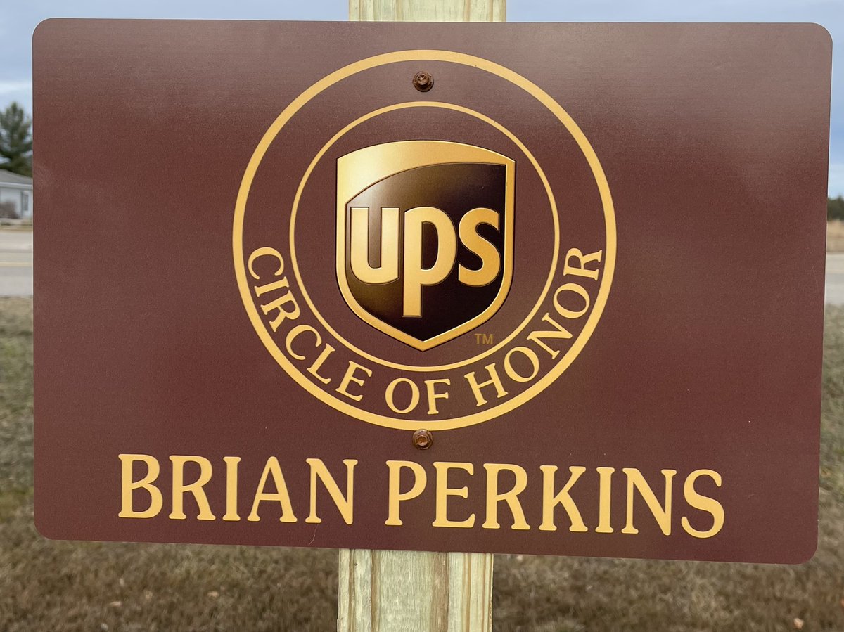 GLNorthDivision's tweet image. Weather may have worn down this sign but it’s hasn’t stopped our Circle of Honor Drivers in Alpena. Time for an upgrade! @Gr8LakesUPSers @RyanMervyn @Gr8LakesSafety