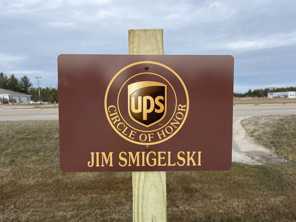 GLNorthDivision's tweet image. Weather may have worn down this sign but it’s hasn’t stopped our Circle of Honor Drivers in Alpena. Time for an upgrade! @Gr8LakesUPSers @RyanMervyn @Gr8LakesSafety