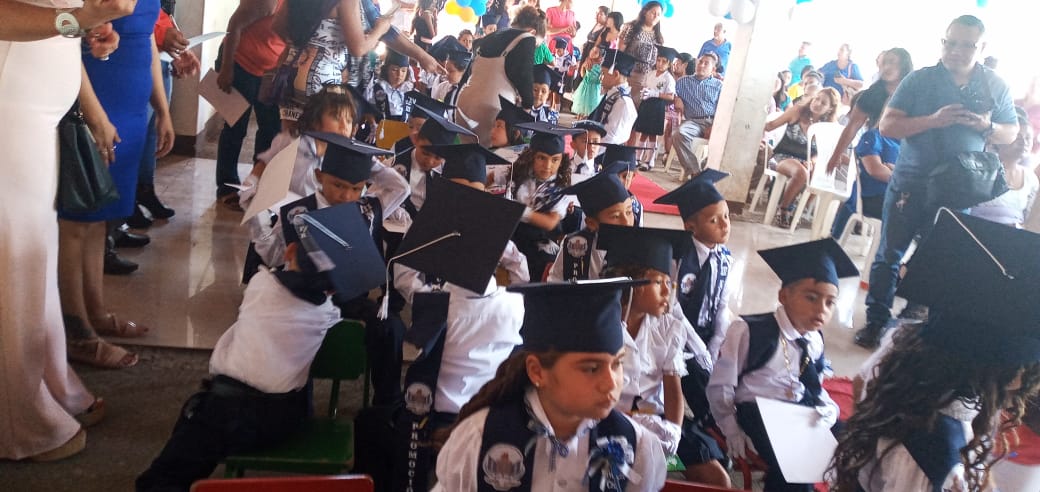 D6UT7's tweet photo. #UnidosSiPodemos UVE ISIDRO NUÑEZ PACHECO D6.1FSLNMANAGUA 
‼La mañana de este Jueves se desarrollan Prmociones en Los Colegios Santa elena Azul y Blanco  #LaPazEsFelicidad #ConOdioNuncaMas #ManaguaSandinistab
https://t.co/vJHCDZwsO5 https://t.co/kTGosFtenN