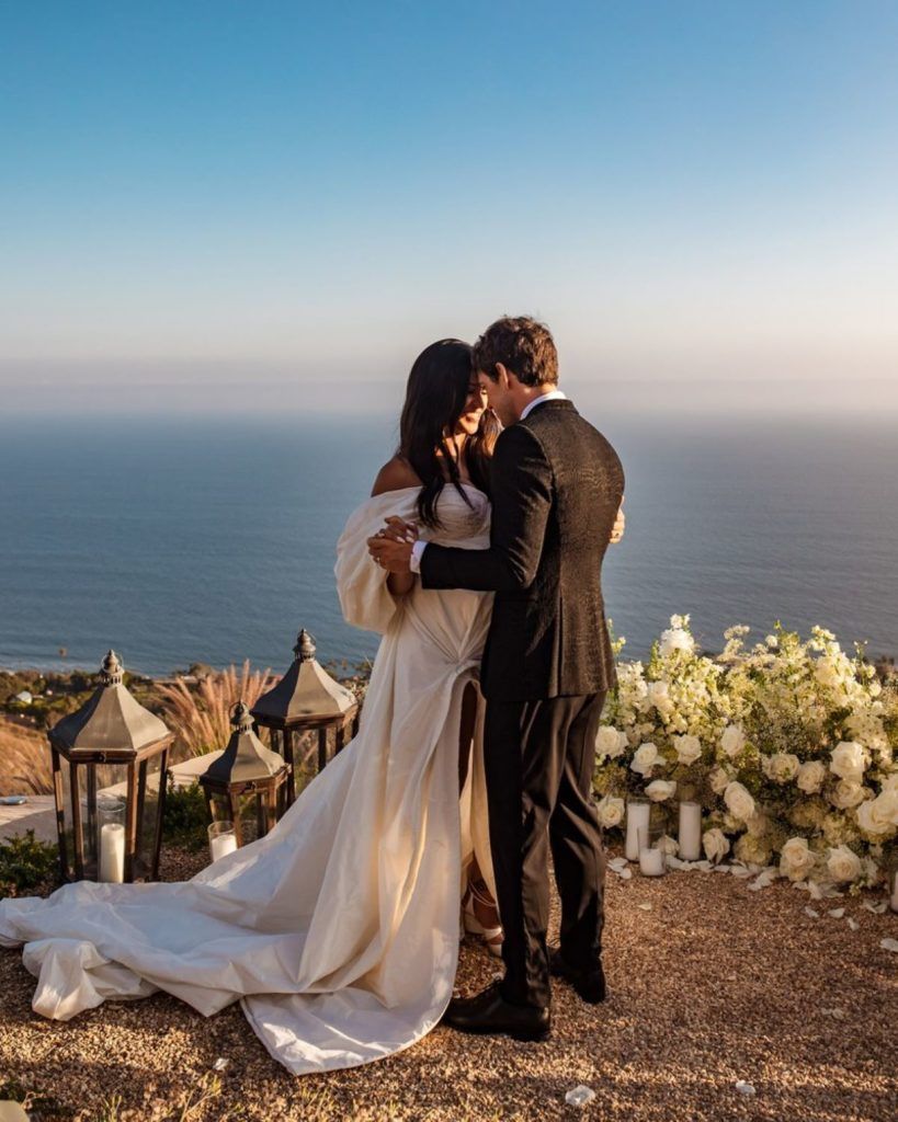 WeddingWire's tweet photo. Congratulations to Cassie &amp; Alex Fine! The couple is expecting their second child together! ❤️✨ https://t.co/aV98o0jZfh