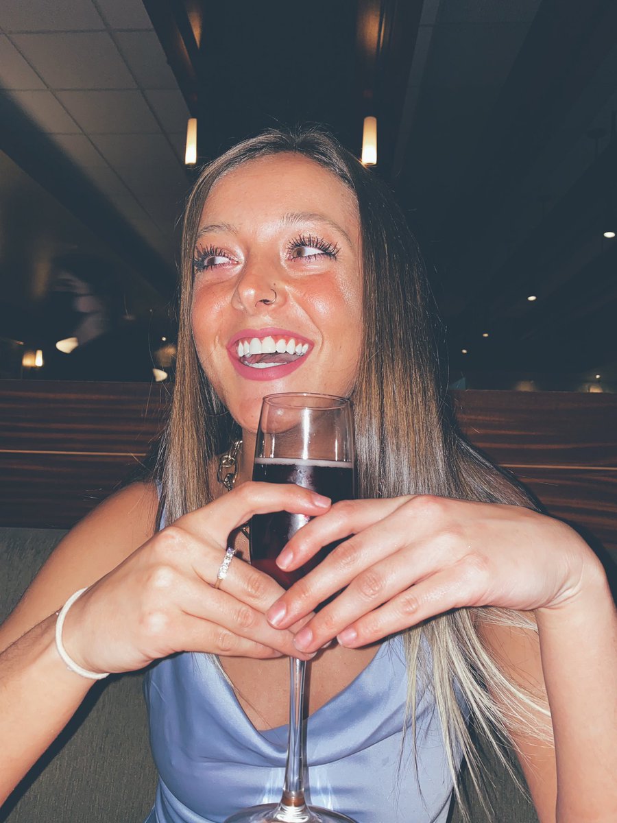 _mohanson's tweet photo. POV: you’re on a date w/ me 🥂💃 https://t.co/oGXPqwSukc