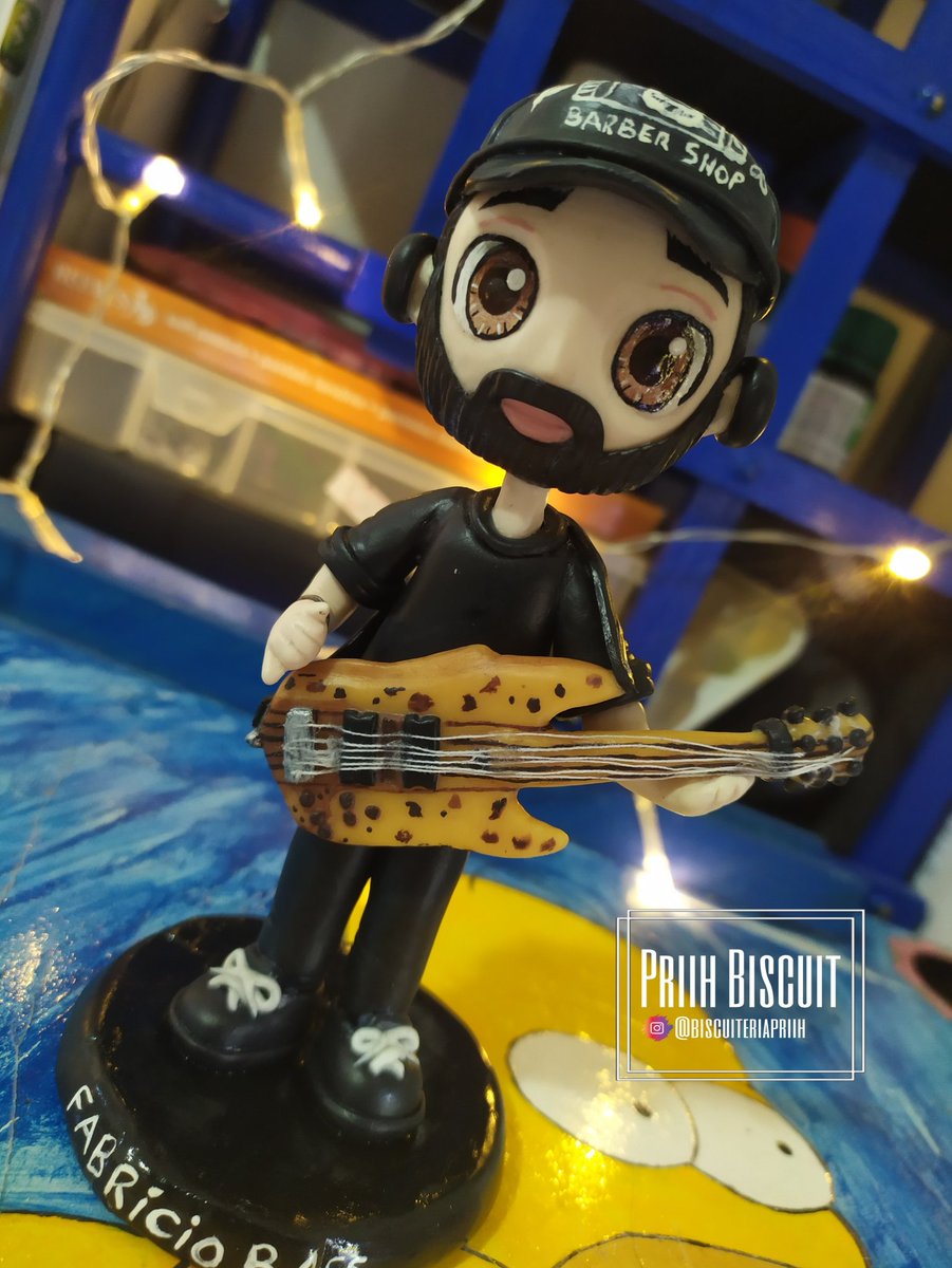 BiscuitPriih's tweet photo. " Onde há música não pode haver maldade." 🎶
#biscuitando #biscuiteriapriih #biscuit #biscuitpersonalizado #porcelanafria #funkopop #qposket #colecionavel #bonecos #ateliê #nerd #geek #colecionadores #decoração #toybiscuit #feitoamao #encomendejaoseu #qposketfigure #bass #music https://t.co/GCECpI3VIm