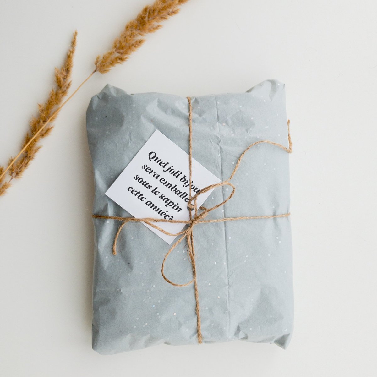 theoneaivendome's tweet image. Vite ! Vite ! Plus que quelques jours pour terminer les cadeaux ! Vous aussi vous faites partie de la team « dernière-minute » ? Utilisez votre visual match pour trouver le bijou idéal à offrir à Noël !

#TheOneAI #VisualMatch #Bijoux #ShopOnline #Stayathome #ChristamsGift