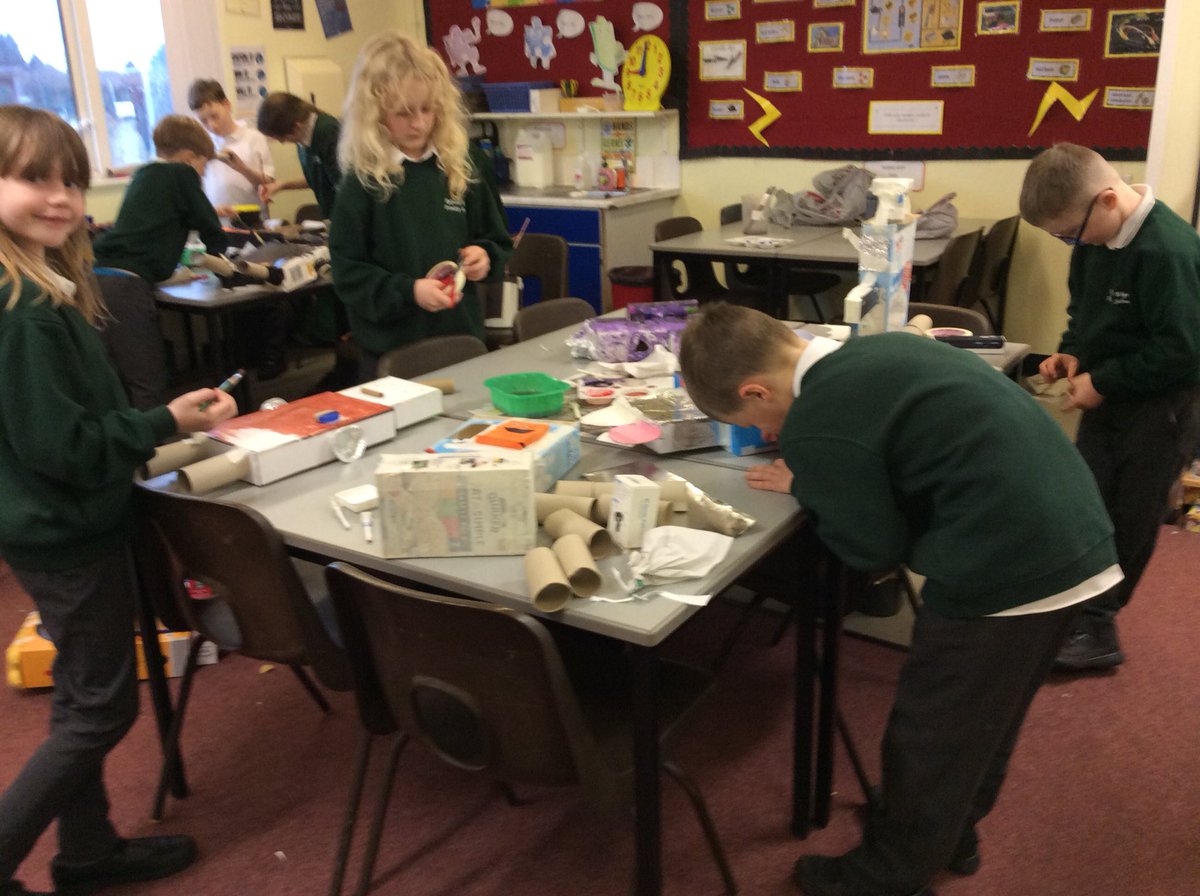 BeechClass_RE's tweet image. Finally, we put the finishing touches to our robots! 🤖