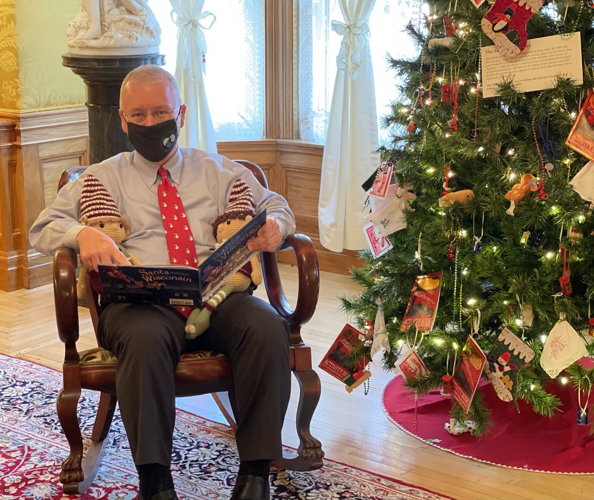 Elves Jingle and Belle asked Oshkosh City Manager, Mark Rohloff to read to them while he was here at the Museum. Thank you for always being a trooper Mark! Stop in to visit Jingle and Belle and take part in our Holiday Elf Quest. #elfhunting #elfscavengerhunt