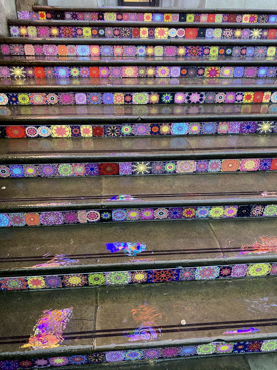 LDNArchitecture's tweet image. Photography from Martyn White - Chila Kumari Singh Burman transforms the front of Tate Britain for their beautiful and neon-centric winter commission. 
#tate #tatebritain #neonlights #neonart #neonsigns #art #artinstallation #artist #sculpture #gallery #museum #chilakumariburman