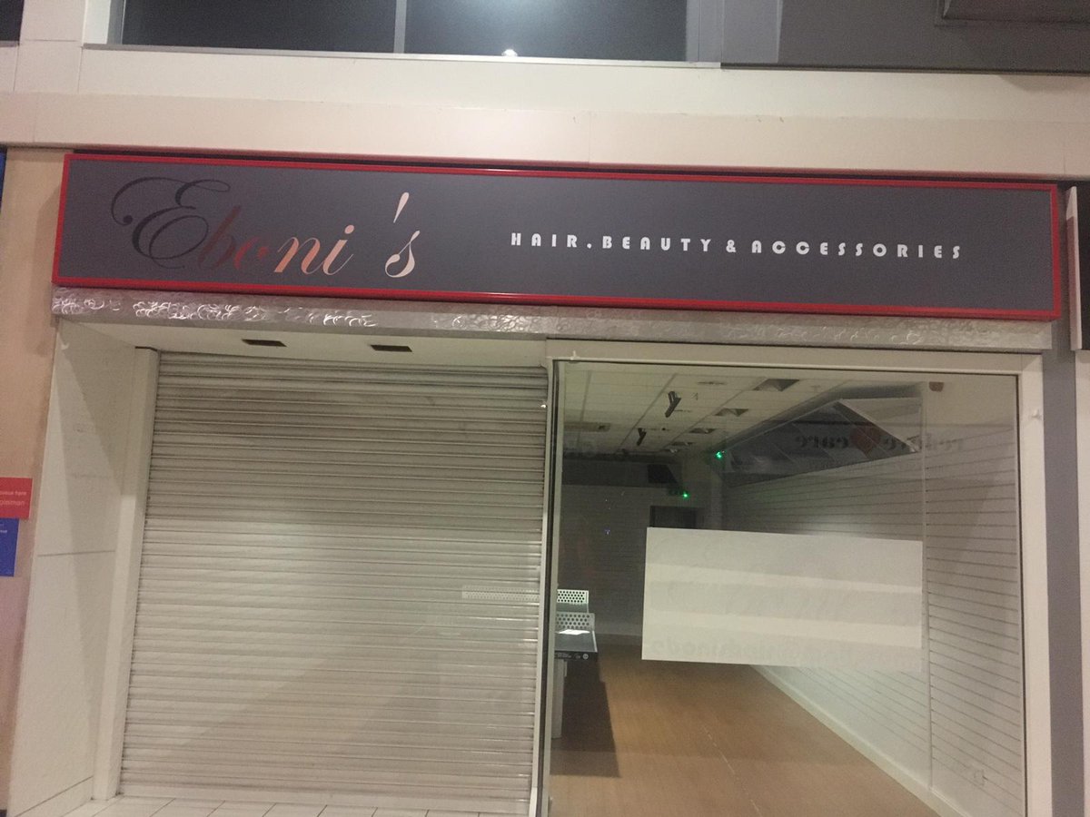 SignsRW's tweet image. Working in @StretfordMall this evening to supply and fit signage for Eboni's Hair &amp;amp; Beauty. Best of luck for the future! 🌟🌟

#signage #signs #newpremises #commercialsignage #stretford