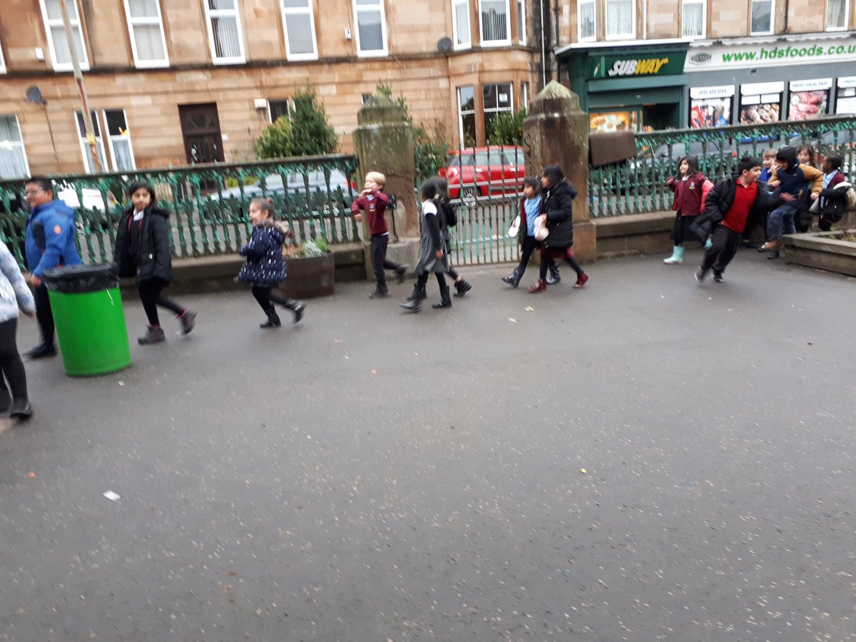 pollokshieldsps's tweet photo. 66miles!!!! Wow well done P2/3 👍and they're doing a really special mile tomorrow as they will be wearing the antlers they've made in class and raising funds for a very worthy charity - CHAS
We hope to get a lot of donations😀🏃♂️🏃♀️
@_thedailymile
@JHemminsgley
#supportCHAS https://t.co/3JtcxylzWU