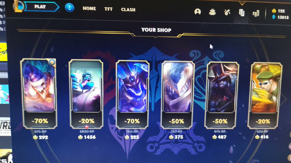 DerPole234's tweet photo. Die absolute Eliteauswahl...wollte die ganze Zeit endlich uralte Skins haben...danke @LeagueOfLegends @LoLGermany https://t.co/ywguqyvG6n