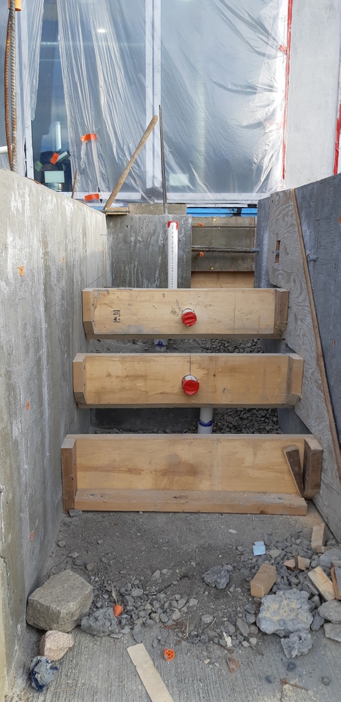 CustomBuildBC's tweet image. Building a pool is hard work–especially in cold weather! 
Here's  few shot of the concrete being poured into this future pool in #Lakestone.

#lakecountrybc #buildingapool