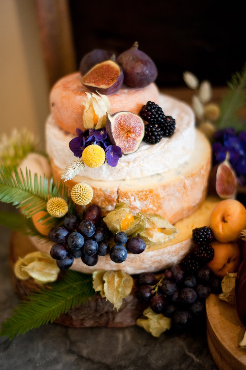 W_W_WeddingBlog's tweet photo. Floral Wedding – Eclectic Meets Luxury in Vibrant Orange &amp; Navy 💙🧡 https://t.co/JRP9R9xExX thanks to Rachael Connerton Photography https://t.co/vn5gpFSZhW