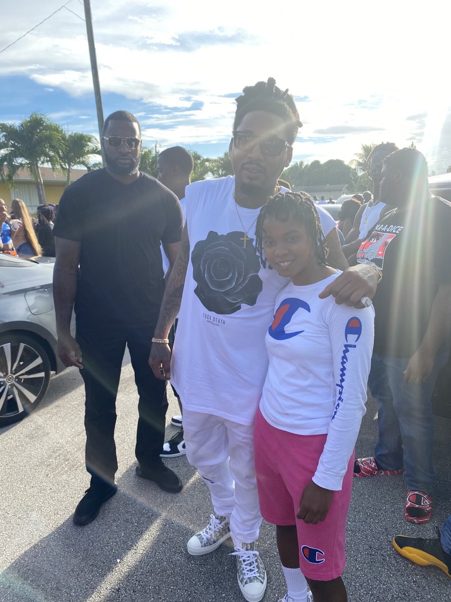 Dl_ForReal3's tweet image. I meet  a famous person