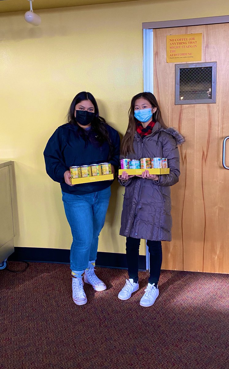 Don’t forget we still have 4 more days of the Food and Toy Drive!! Stuco Presidents Amanda Le and Crystal Boyas were able to donate and so can you! #leydenpride #StuCo