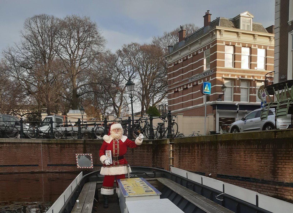 #kerst  actie van <a href="/LEVENMag/">LEVEN! Den Haag</a> in Den Haag.
Op de #Fred, #Noordeinde en bij de #Willemsvaart
