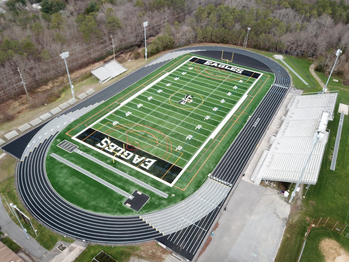 FieldTurf's tweet image. Another field in the ground for Team @FieldTurf in New Jersey! This time it's for the Egg Harbor Township High School Eagles. 🦅

Thank you for your trust @EHTNJHS @EHTNJSchools @EHTNJAthletics!💯

#BuiltbyFieldTurf #artificialturf #facilitymanagement