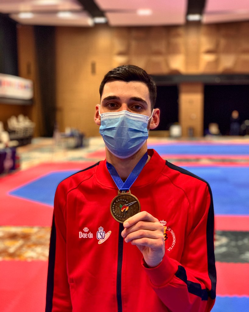 Primer campeonato 😷 después de 10 meses y conseguimos el Bronce🥉en el Campeonato de Europa de pesos Olímpicos🇪🇺¡Hay que seguir trabajando para coger sensaciones de competición de nuevo!👊🏻 <a href="/becaspodium/">Becas Podium</a>