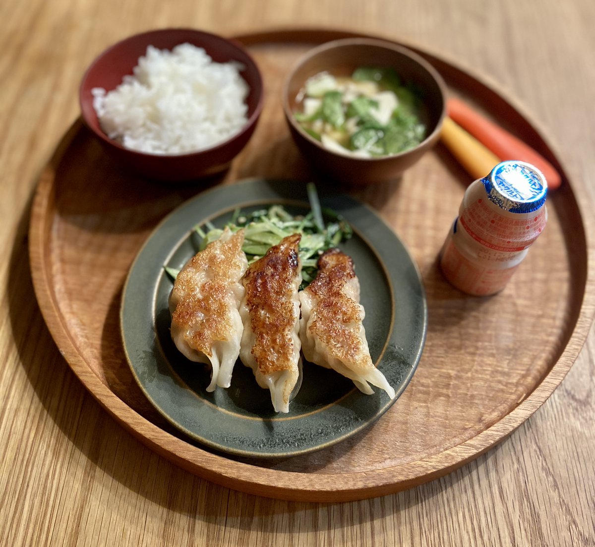 本田 よう一 2歳育児中 على تويتر 朝から餃子っていう手 おはようございます 練り込んだキャベツだけでも食べて欲しい という息子さん朝ごはん 焼き餃子 水菜ときゅうりのナムル くずし豆腐とサラダ菜のみそ汁 ごはん ヤクルト 幼児食 2歳児 男の子