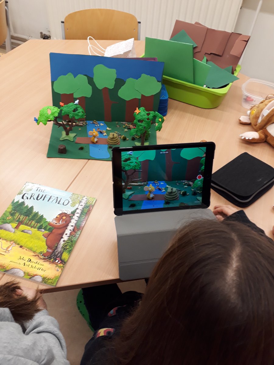 skampHH's tweet photo. Making-of The Gruffalo; class 4a. #twitterlehrerzimmer #twlz @codeweekHH https://t.co/1NF24kVcoJ