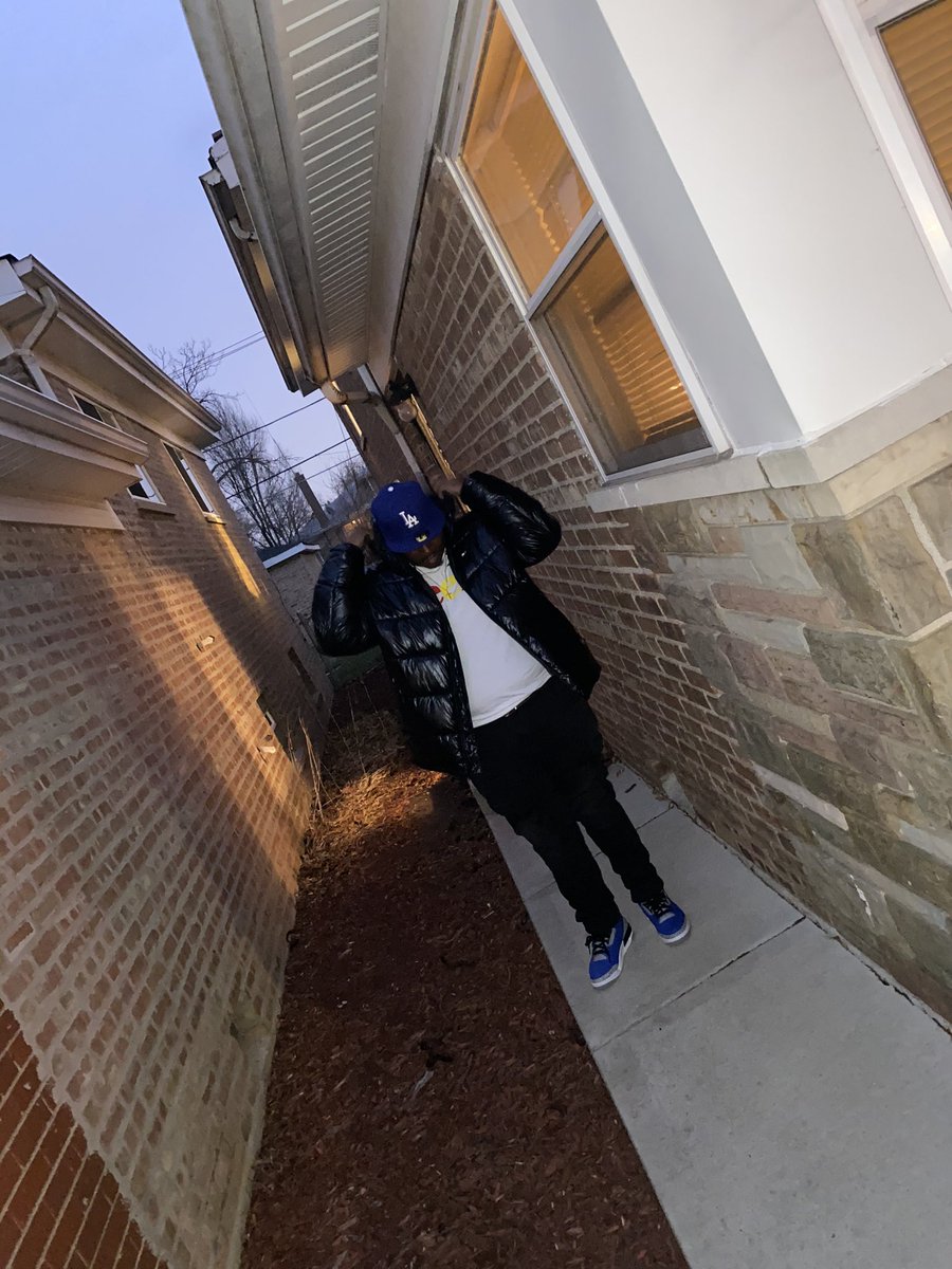 cothagod's tweet photo. 1997 I came in this world flexing, yea it was reckless in them trenches had to make some shรฌt happen๐ฆโ๐ค #LLKLD ๐ค๐ 23 in the Raq๐ค๐พ https://t.co/x4YTapnHJh