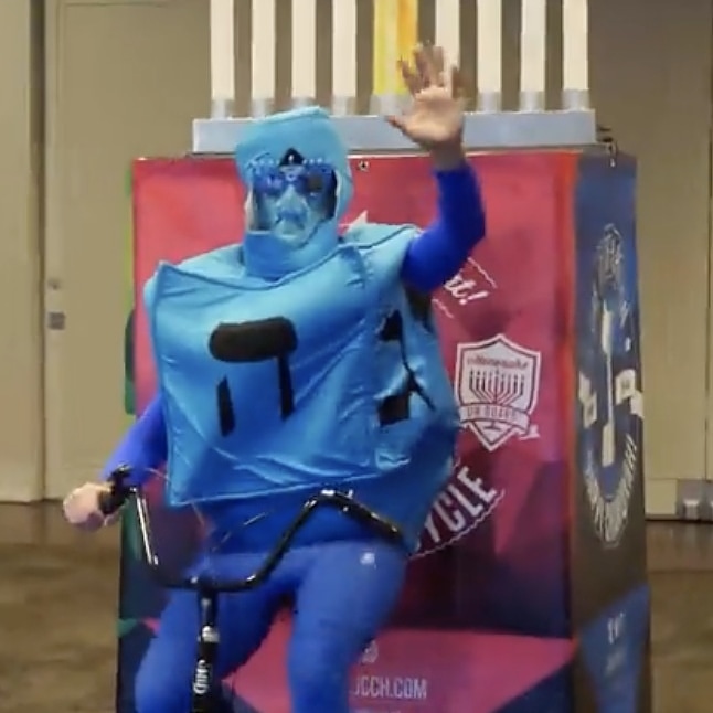 pellasingers's tweet photo. @JewishCamp happy #Hanukkah! We hope you enjoy our new Hanukkah parody of Dance Monkey, starting Mr Dreidel. Please share it with your followers and help spread the joy! https://t.co/jICVRhhSBY