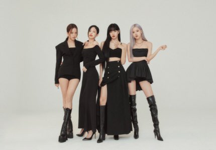 BLACKPINKOREA's tweet photo. 블랙핑크 정규 1집 125만장 돌파…가온차트 밀리언셀러 '걸그�� 최초' (출처 : MBN | 네이버 TV연예) https://t.co/K7vvL4iwOa

#BLACKPINK #JISOO #JENNIE #ROSÉ #LISA #BLACKPINKNEWS @BLACKPINK https://t.co/tewA3fSGCN