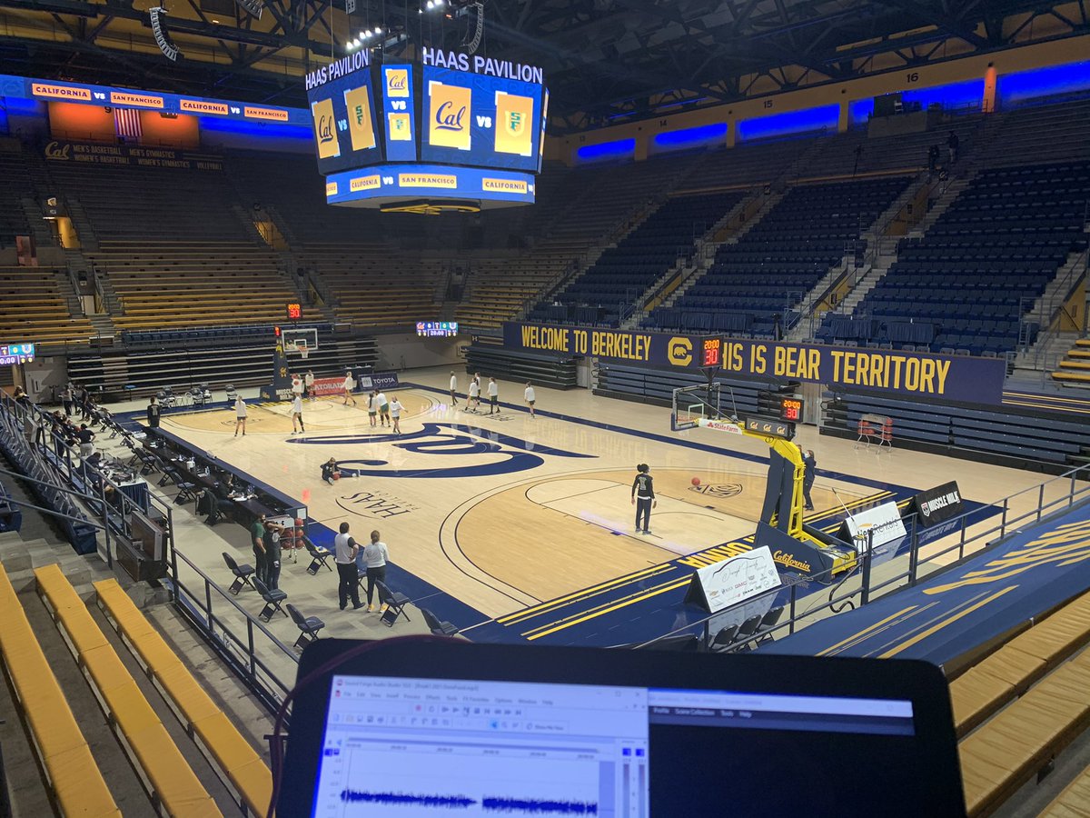 GeorgeDevinePxP's tweet photo. Hopes to see you on the air! Live now @DonsAthletics @CalAthletics @WCChoops @Pacific_Hoops @ncaawbb https://t.co/Q4ut3nVMZU https://t.co/n0nai3pzkg