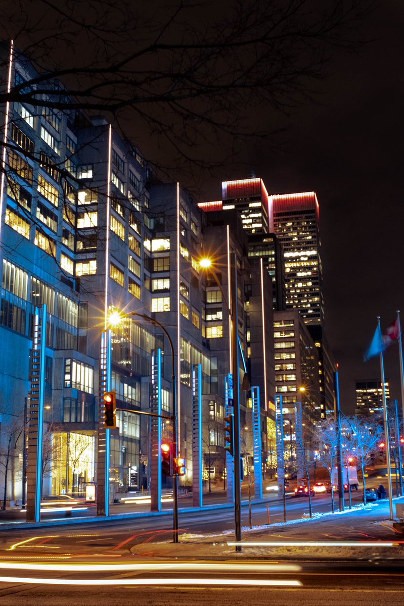 iDvsty's tweet image. The location           Vs     The shot