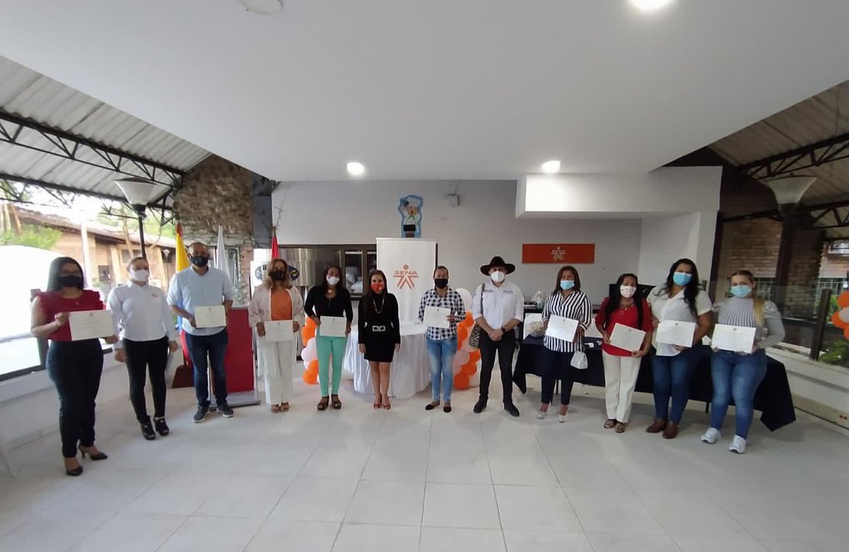 johanasmedina's tweet photo. ¡En el @SENACasanare #TuExperienciaSiVale 👏🏼! #Hoy certificamos a población víctima de la violencia en el área de talento humano, nos acompañó Sec Gobierno @GobCasanare 

Reconocemos a estos líderes son ejemplo de vida su arduo trabajo y compromiso 👏🏼 Seguiremos #ConstruyendoPaís https://t.co/mT9kA6c6Ao