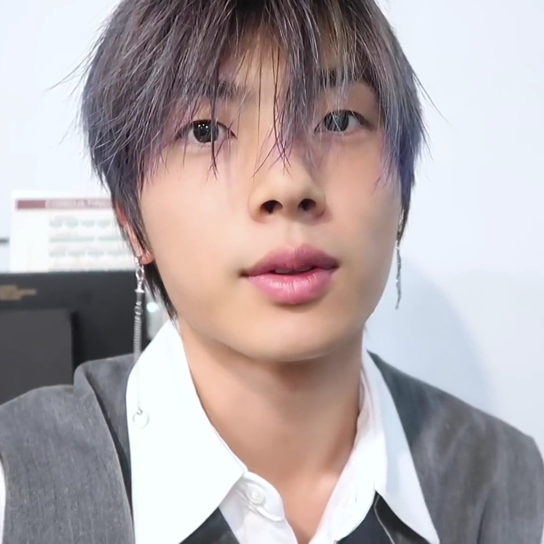 softyonghoon's tweet image. hes my little pogchamp