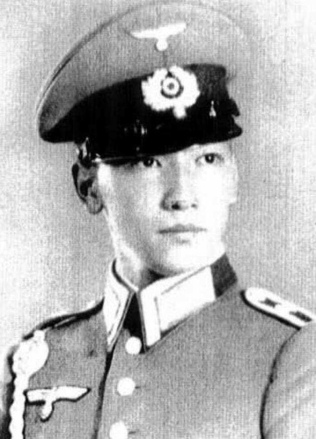 77) Chiang Wei-kuo, Chiang Kai-shek's 2nd (and adopted) son, who received his military education in Germany and US. In the Huaihai Campaign, as commander of 2nd Independent Tank Regiment, he led an abortive attempt at rescuing General Huang Wei's encircled 12th Mechanized Corps.