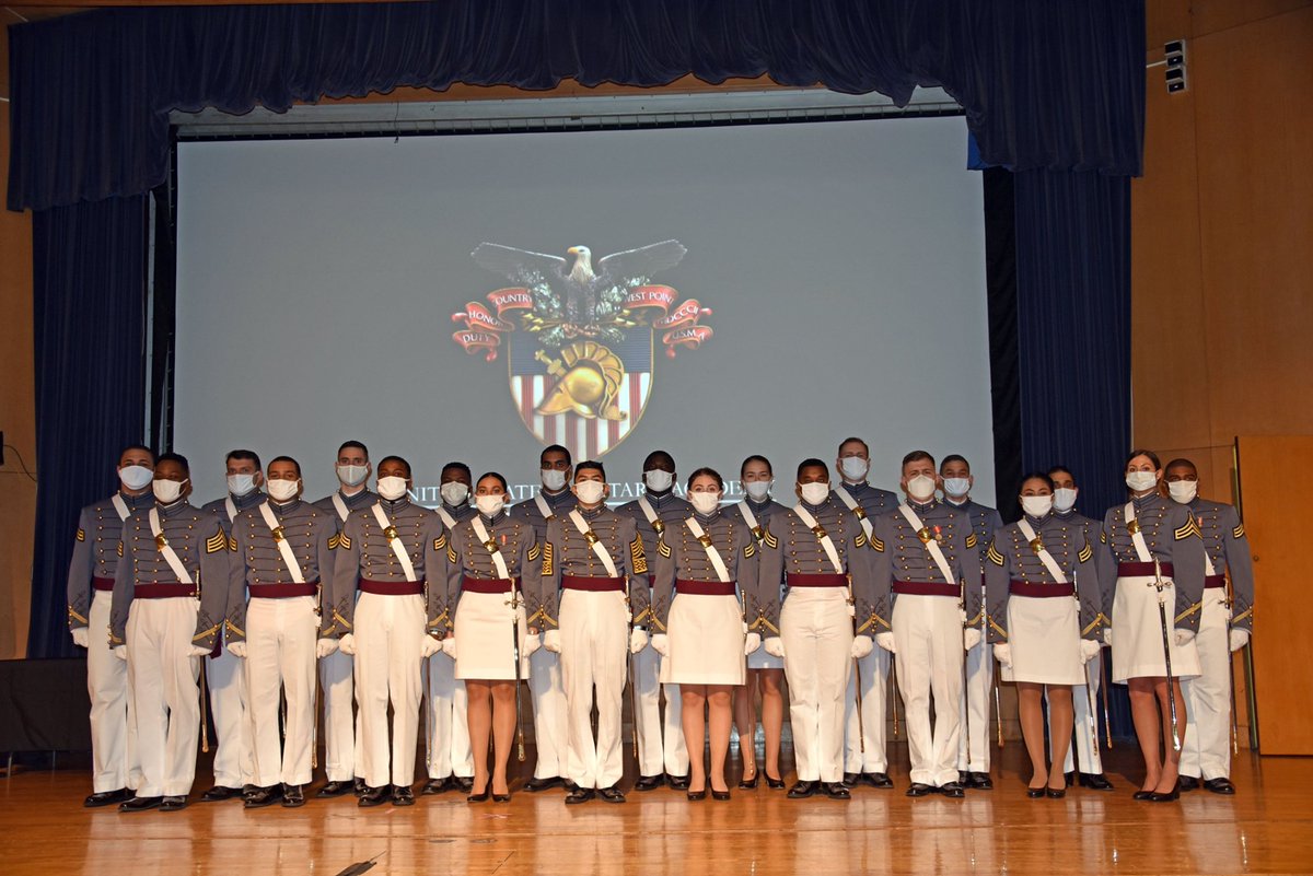 WPAOG's tweet photo. Join WPAOG in congratulating the newest members of the #LongGrayLine! Hats off to the December graduates of the Class of 2020! #USMA2020 #WithVisionWeLead #OldGrad https://t.co/RNnT2crAYt