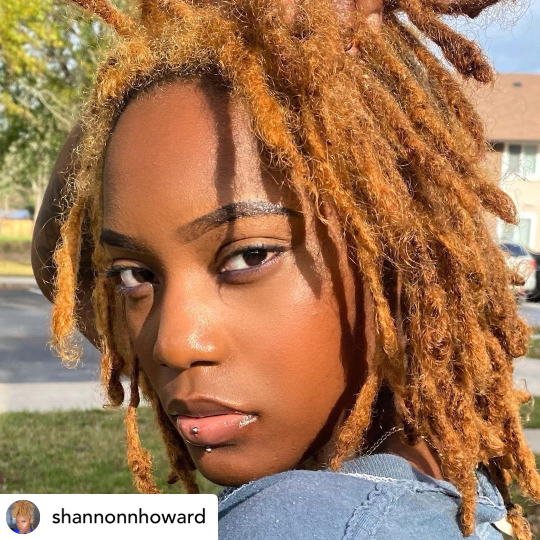 SabinesHallway's tweet photo. Posted with @withregram on IG

"You’re not going to find another vibe like mine Kiss mark🌬"

#locs4life #locs #shortlocs #coloredlocs #locstyles #locsrock #locsnation #locsoflove #frizzylocs #1yearlocd #locspiration #teamlocs #healthylocs #womanwithlocs #starterlocs #customcolor https://t.co/d4ZpcY5ezE