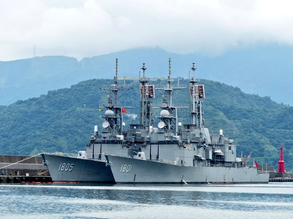 FlMichele69's tweet photo. DDGH #TaiwanNavy🇹🇼
Kee Lung 1801
Su Ao 1802
Tso Ying 1803
Ma Kong 1805
ex Kidds class #USNavy🇺🇲
Service 2005÷present
Disp. 9783t fl
Prop. 4TG
Speed 33kts
Range 6000M>20kts
Arm.2-127/54 2-#Mk26🚀#SM2MR/#ASROC 2×4🚀#Harpoon 2-20×6CIWS #Phalanx 2×3TT324 2🚁#SH60/#S70C
@taiwandefense https://t.co/724m8XNvoA