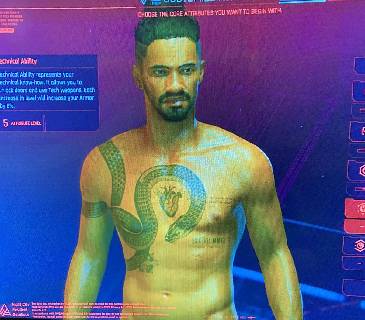 CosmonautMarcus's tweet photo. This dude is GREEN https://t.co/5WjiOyifyk