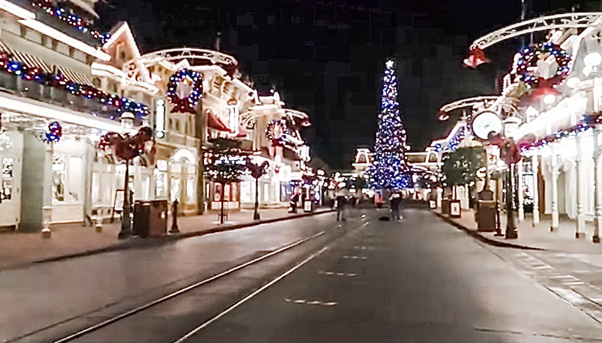 DISromantics's tweet photo. Take an evening exit walk down Disney’s Main Street at Christmas as you take in all the live holiday sights and  sounds of the Magic Kingdom on our new YouTube video: https://t.co/bdI2R4lH7B https://t.co/Yd50TUe1KY