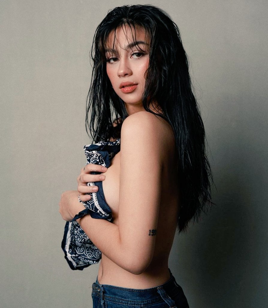 RanchesNhica's tweet photo. happy happy 22nd birthday sa nag iisang QUEEN Z π iloveyou bigtime π i wish you goodhealth and forever happiness β€ co'z you deserve it π enjoy your day @ZeinabHarake11
#SOLIDZEBBIES β
#HappyZebbyDay πππ https://t.co/8TMoNrf3C6