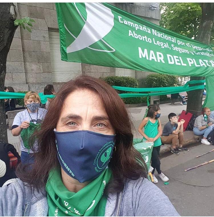 ProgresistasR's tweet photo. #ProgresistasEnRed en la marea verde de todo el país! Nuestra compañera @ValeriaLCrespo desde #MarDelPlata #SeráLey💚 https://t.co/Neg7lj4QeH