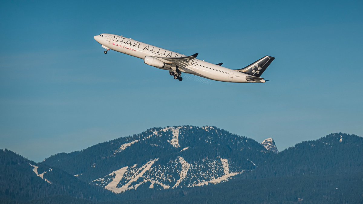 EyeTrapper's tweet photo. Air Canada Star Alliance Airbus A330 departing Beautiful British Columbia. https://t.co/UJEG3NnTfG