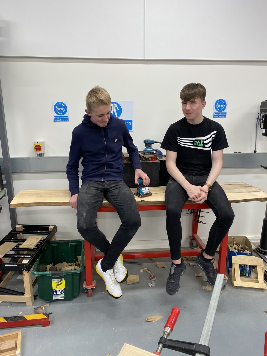 tech_ehs's tweet image. Keeping some of our Nat 5 Woodworkers busy, designing and creating this beautiful bench (to be) from the depths of the wood store
#ehstech #practicalwoodwork #woodenyouknowit