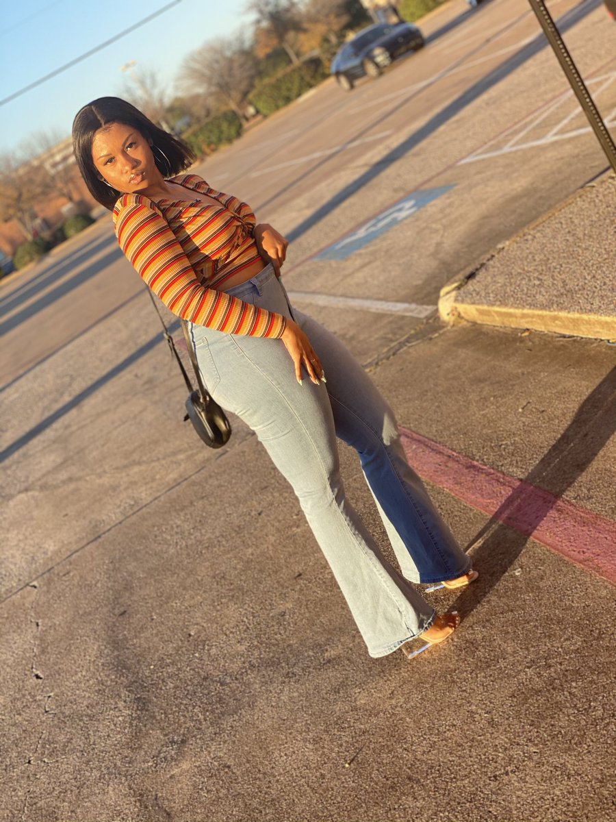 Coldbynaturee's tweet photo. Golden Hour ✨ #SagSeason https://t.co/mvdntIFRNl