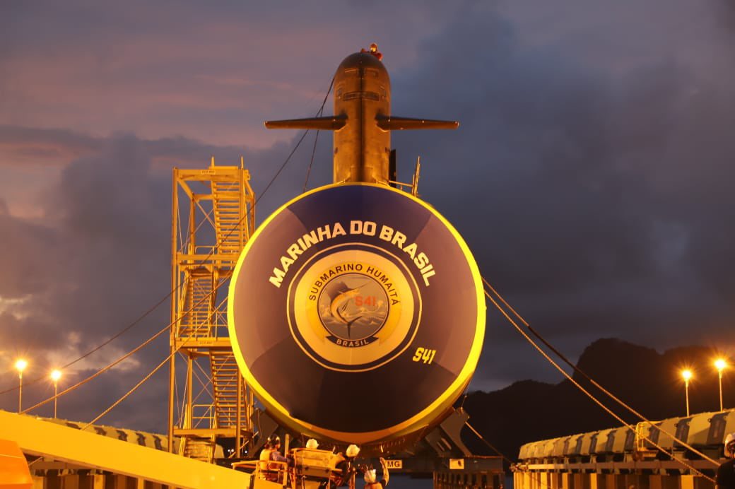 marmilbr's tweet image. #Imagemdodia já está quase tudo pronto para a Cerimônia de integração do Submarino “Tonelero” e do lançamento ao mar do Submarino “Humaitá”, que ocorrem amanhã, em Itaguaí-RJ, a partir das 10h. Acompanhe a cobertura em tempo real pelo YouTube da Marinha. youtu.be/g7bL2JzBmF8