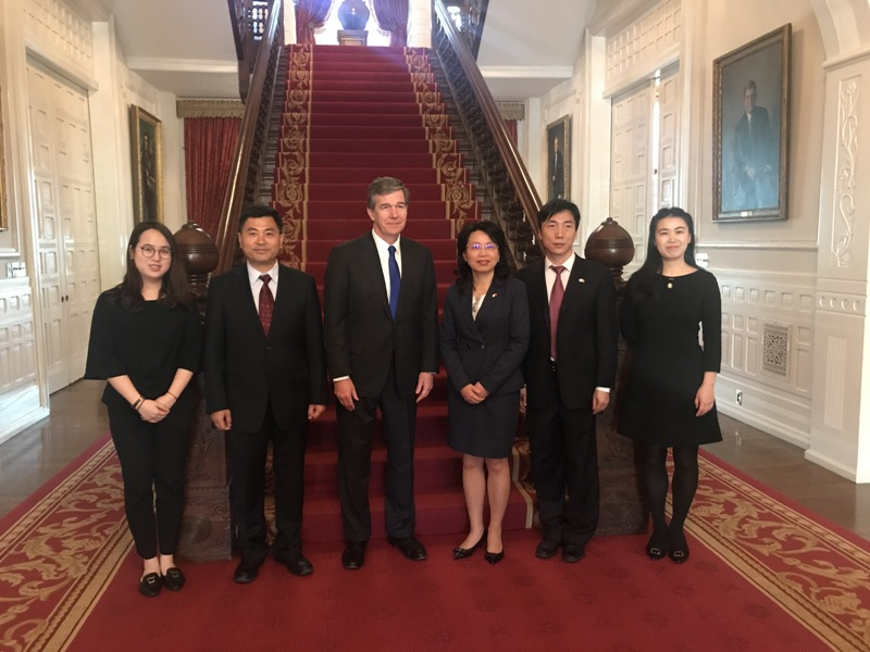 April 16, 2019Minister Xu Xueyuan met with North Carolina Governor Roy Cooper & Lt Governor Dan Forest. Received letter of greetings from Senator Thom Tillis. NC & China cooperation in agriculture, manufacturing, technology & education is very promising. http://www.china-embassy.org/eng/sgxw/sghds/t1659811.htm