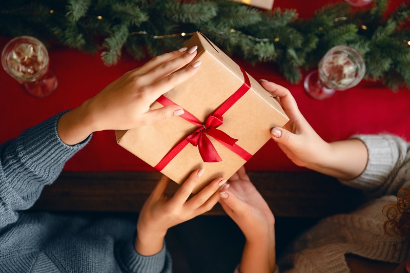 TruPotency's tweet photo. We want to celebrate our Friends + Family this holiday season with 15% Off your entire order! Use code FRIEND15 at checkout and wrap up some wellness to give to those closest to you 🎁 https://t.co/yfP19zWxbl https://t.co/rRw5o6UxBA