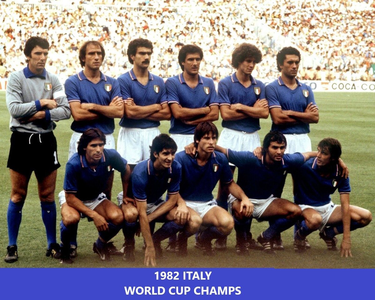 The most terrific team of Italian football History cries the iconic world champion #PaoloRossi ...💔